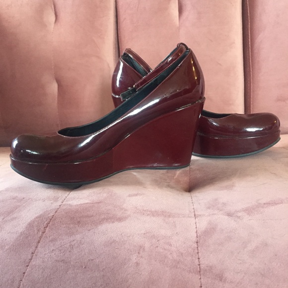 Marc by Marc Jacobs Burgundy Patent Platform Wedge - Picture 3 of 7